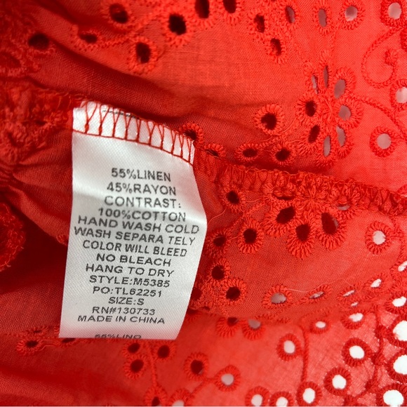 Umgee Red Eyelet Lace Trim Linen Blend Blouse Size Small Flutter Sleeve - Picture 5 of 6